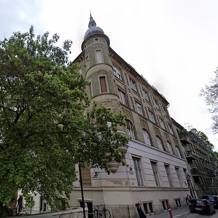 Buda Batthiany Square, 6 Budapest Kültér fotó